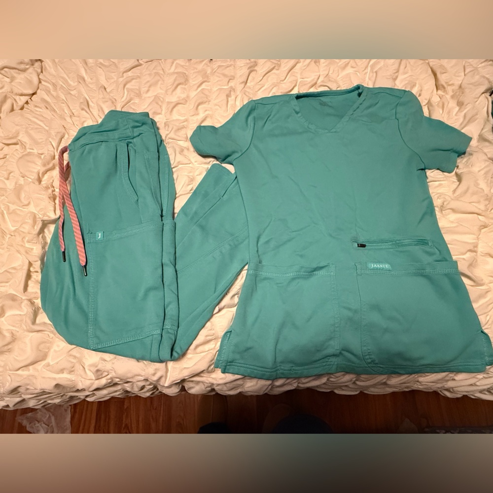 Jaanuu Aqua Blue Scrub Set